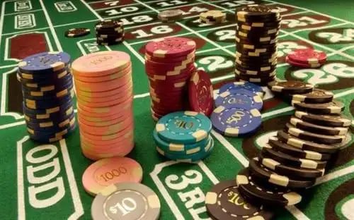 Free Spins dan multiplier Fitur Free Spins dengan simbol Wild bertambah